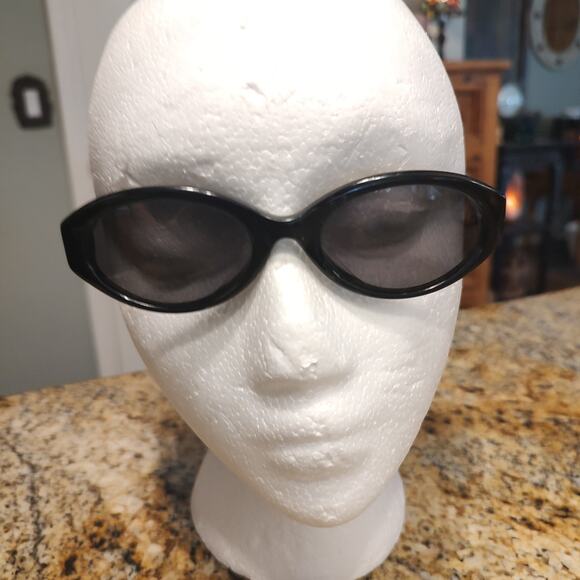 Hobie Kira Sunglasses Womens Black Oval Polarized Retro Style UV Protection - Picture 2 of 12